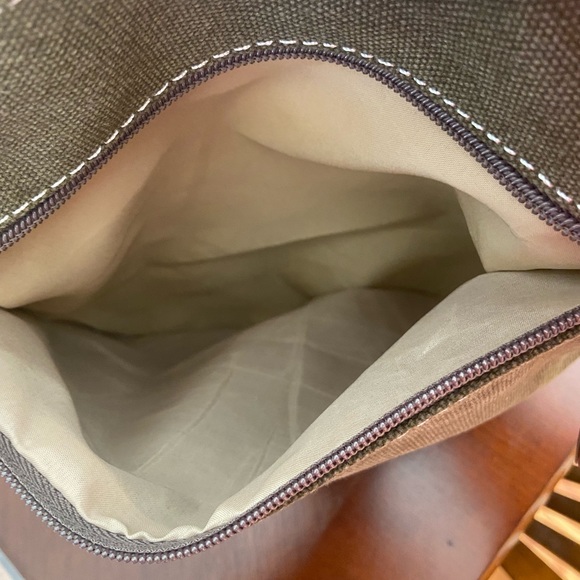 Cute Crossbody 3d Converse design Hippie bag! - Picture 5 of 5